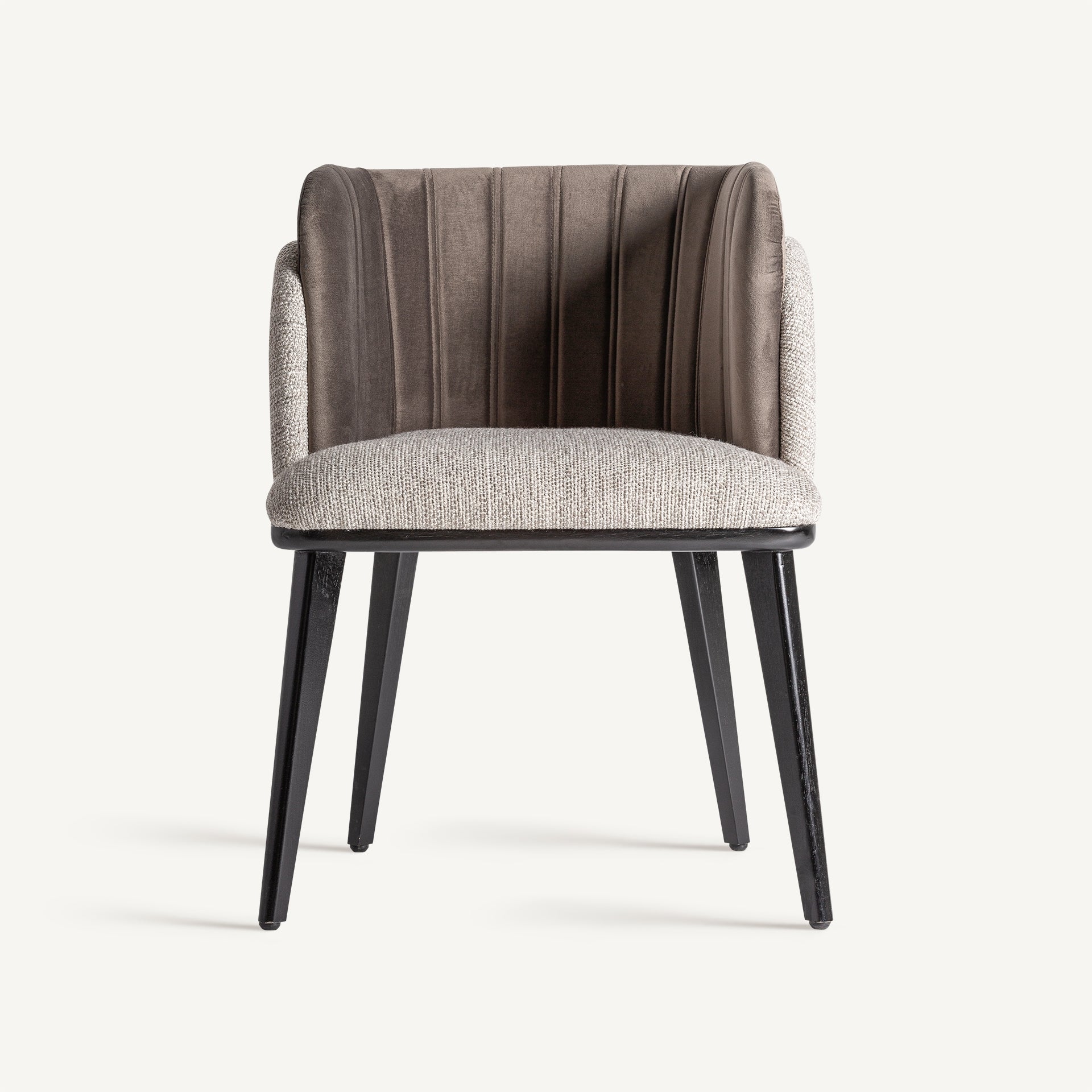CHAISE LABEGE